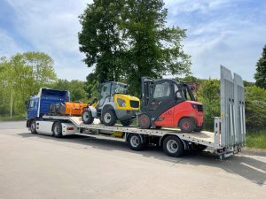 Kramer-5050-Radlader-und-Linde-Gabelstapler_STLH-30_BauCraft.jpg